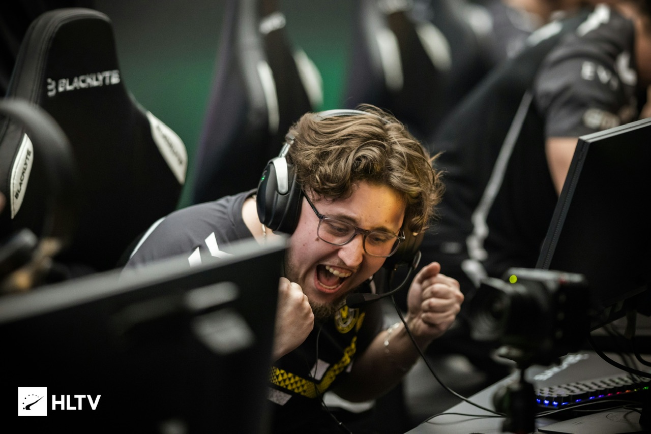 电子竞技比赛惊魂逆转：m0NESY 1v4力挽狂澜，G2战队绝地反击翻盘胜利